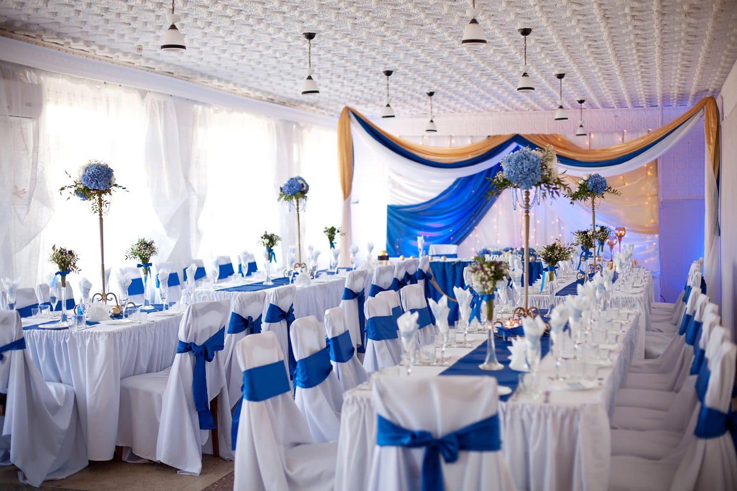 Свадьба в синем: как оформить свадебный банкет в синем цвете?