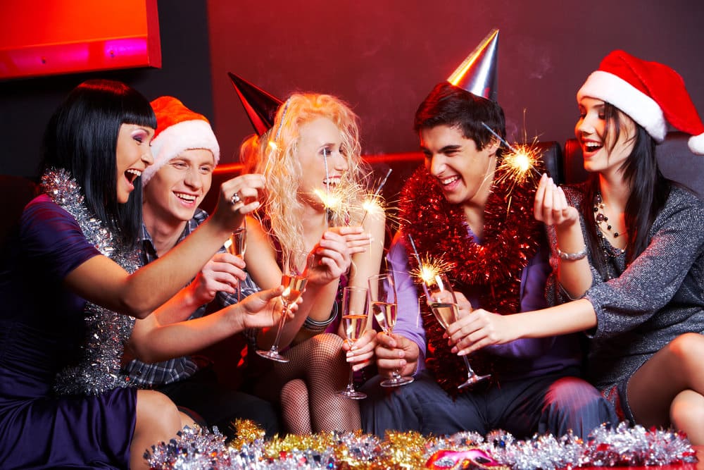 Идеи для новогоднего корпоратива в ресторане Elleven: волшебные темы и веселые моменты